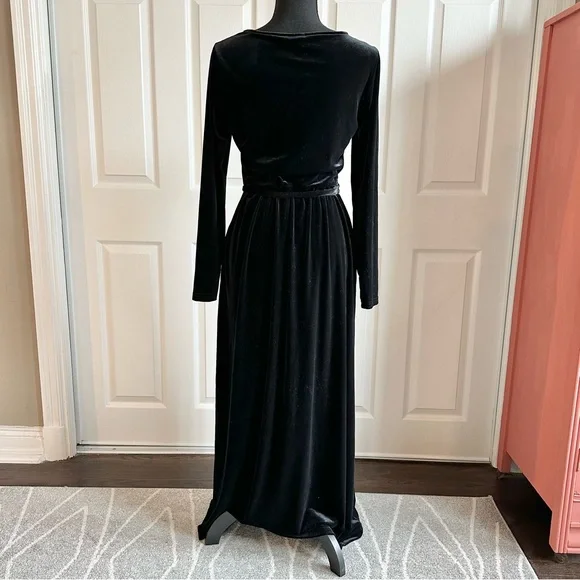 Zattcas Black Velvet Maxi Dress NWT - Picture 3 of 6